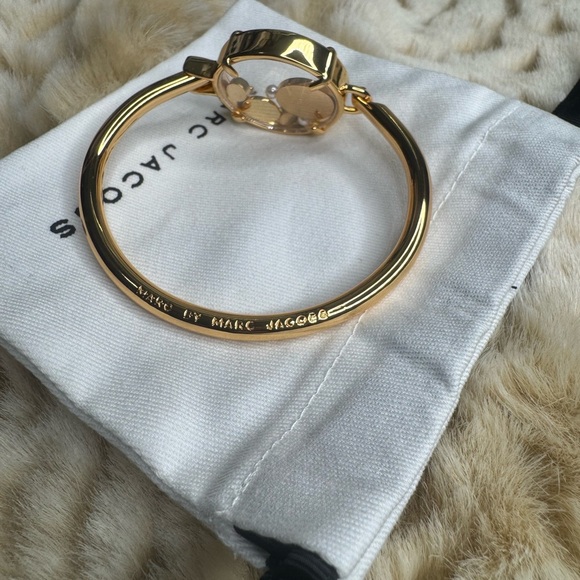 Marc Jacobs Gold and Red Floating Charm Bracelet with Crystals and Pearls - Picture 6 of 10